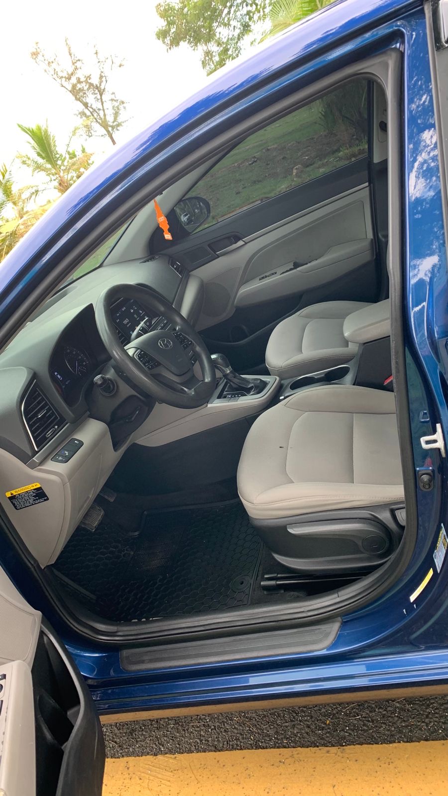 Hyundai Elantra interior