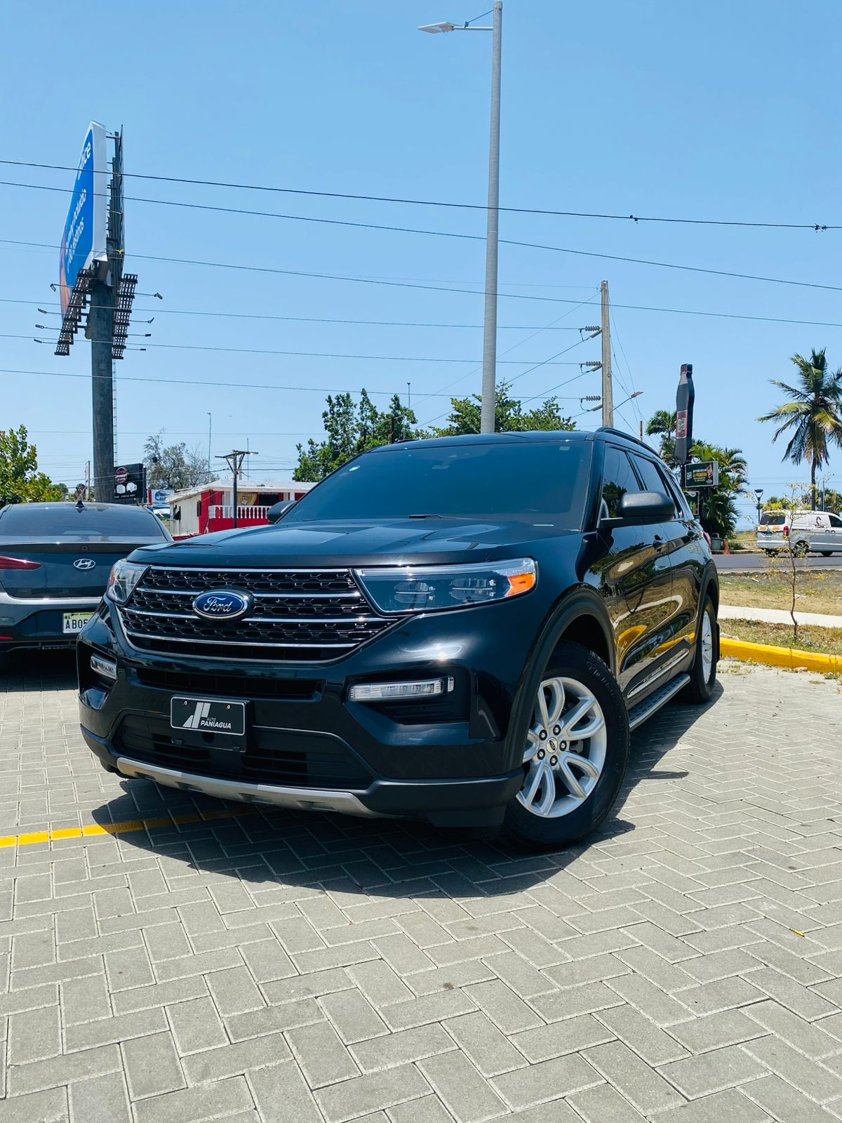 Ford Explorer frente