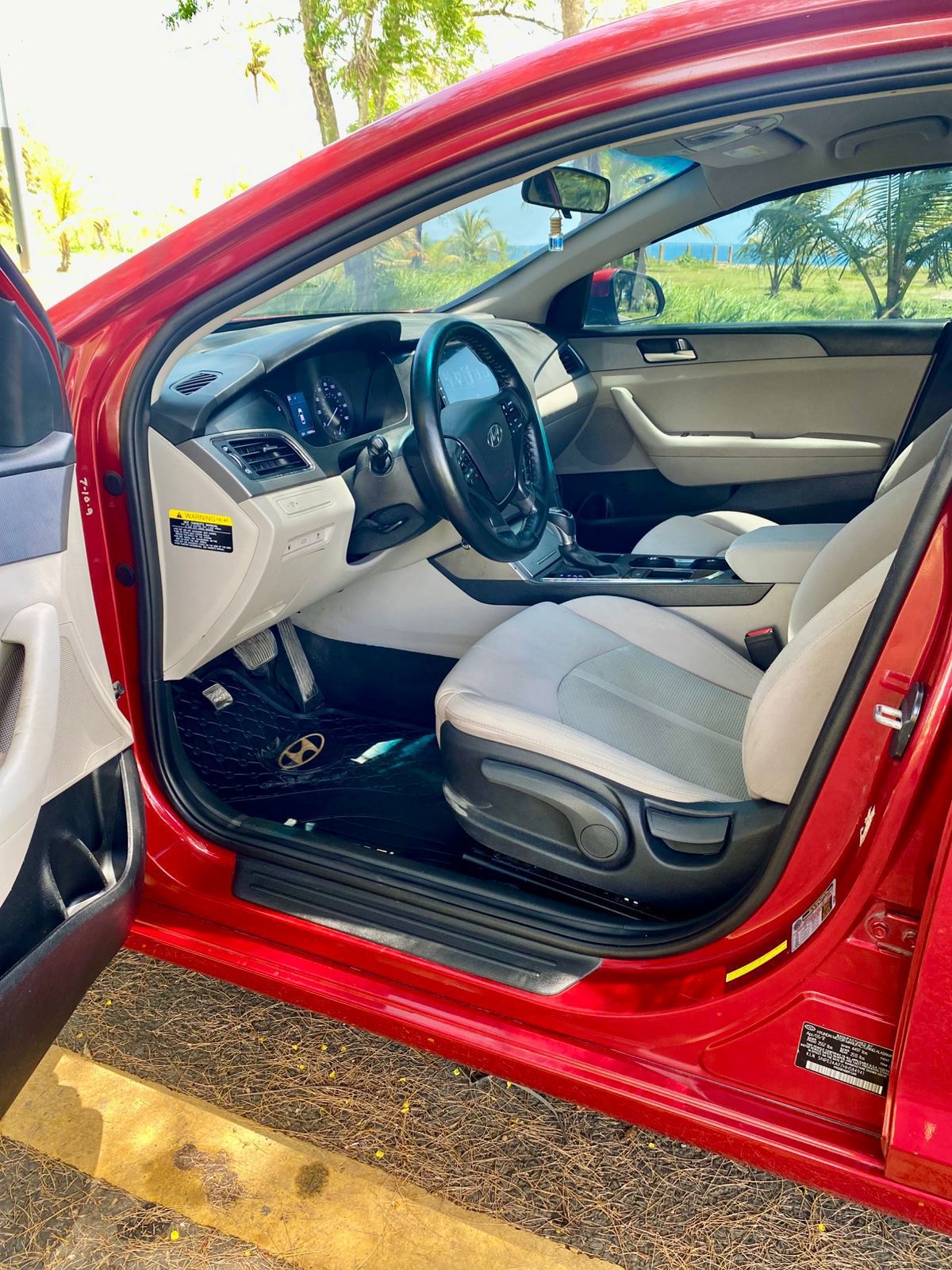 Hyundai Sonata interior